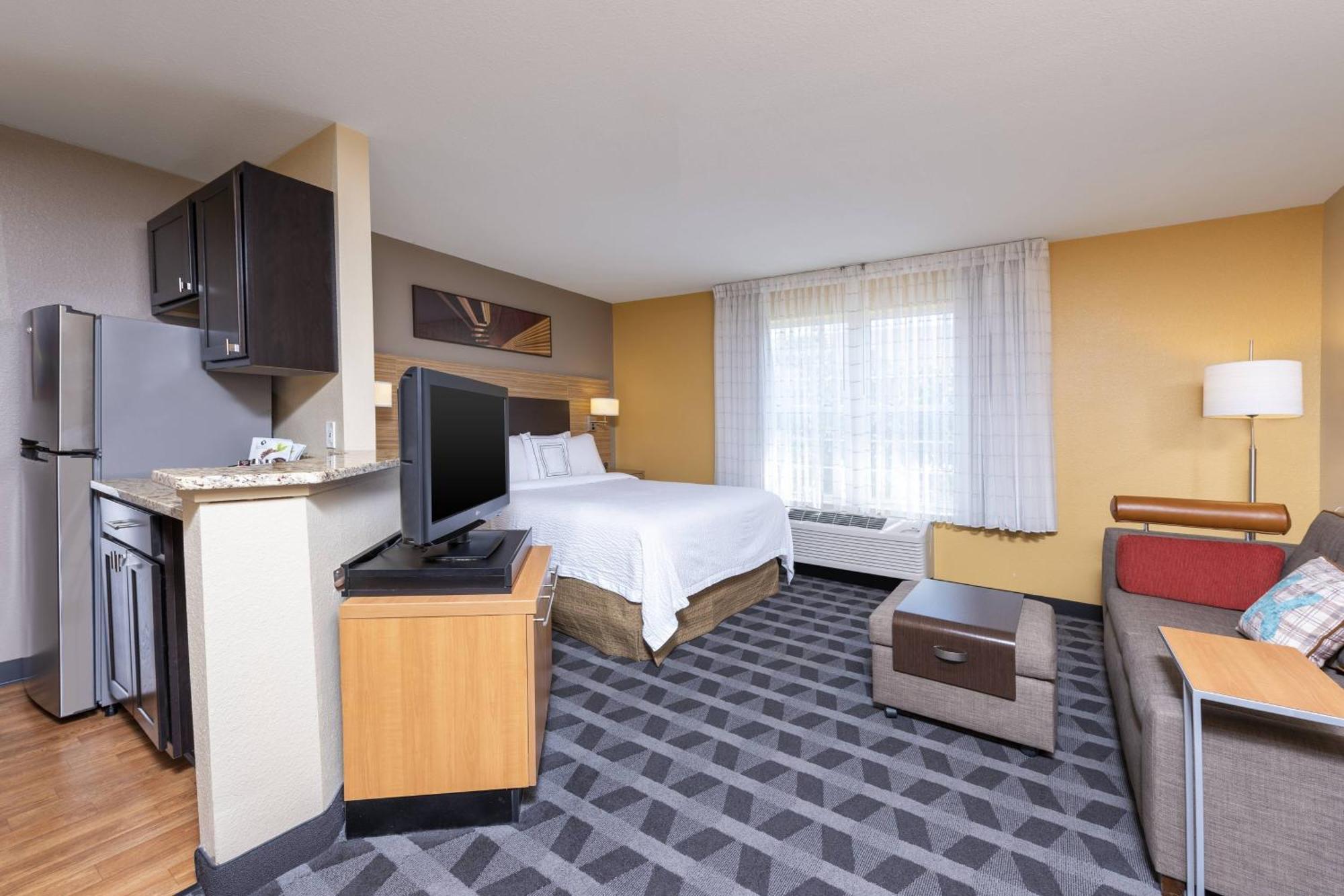 Towneplace Suites By Marriott East Lansing Exterior photo