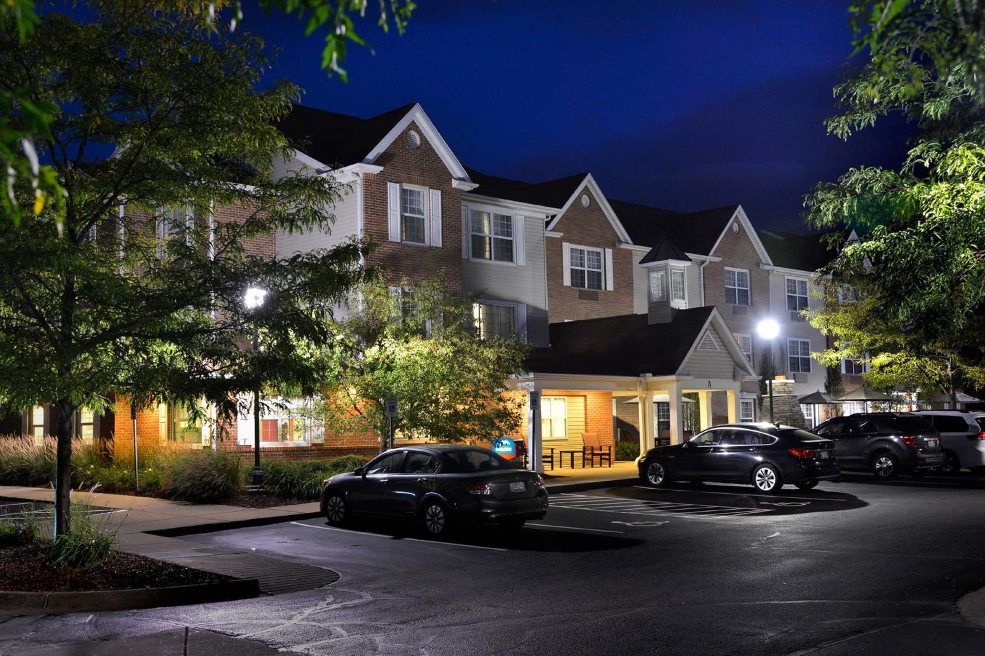 Towneplace Suites By Marriott East Lansing Exterior photo